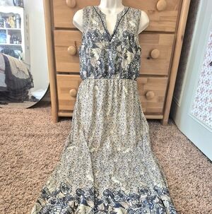 Octavia Navy and Pale Yellow Sleeveless V-Neck Maxi Dress Size Small